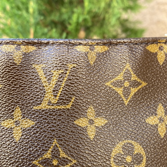 Louis Vuitton - Picture 13 of 16